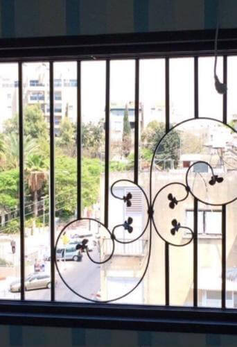 סורגים דקורטיביים לחלונות